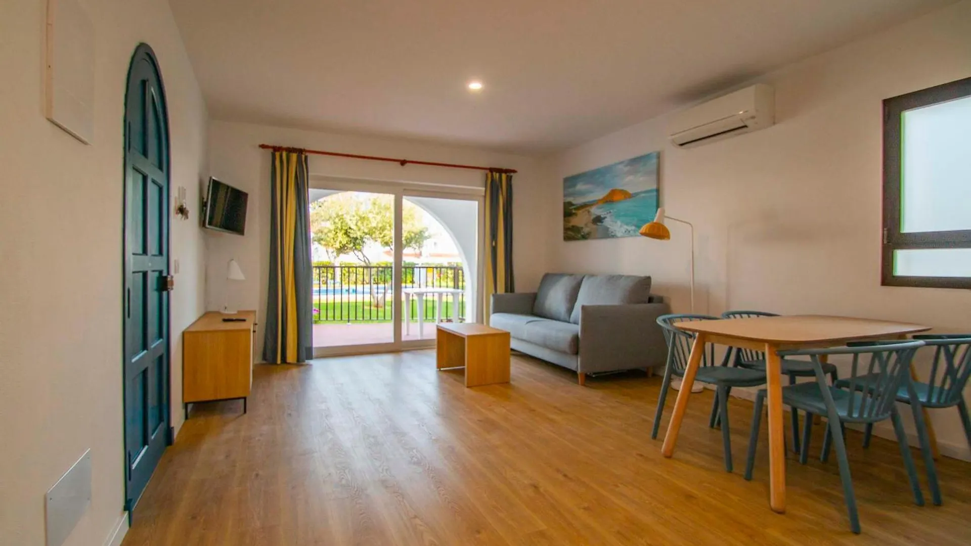 Apartamentos Sol Y Mar II Cala'N Blanes  Appartement Cala'N Blanes (Menorca)